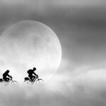01_Moon Riders